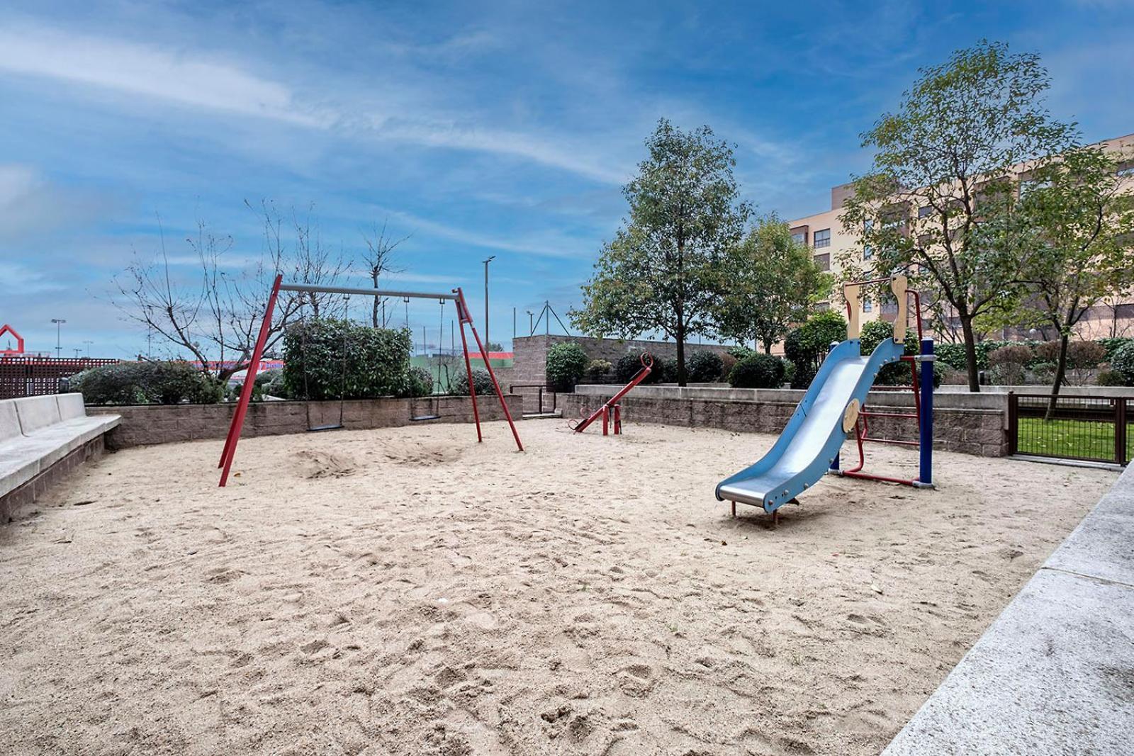 Apartamento Wanda Ifema Con Parking Y Piscina マドリード エクステリア 写真